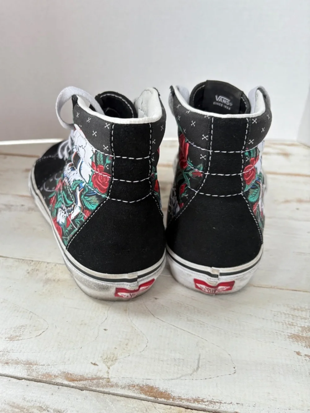 VANS Sk8-Hi Rose Skulls sneakers hi-top punk goth skate sz 9 women 7.5 men suede